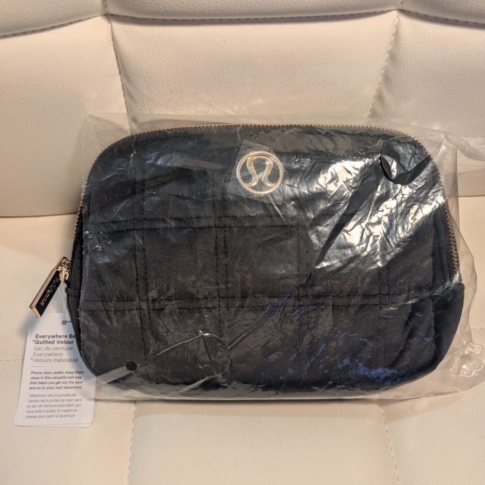 lululemon athletica Everywhere Belt Bag - Black Quilted Velour